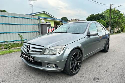 Terpakai 2009 Mercedes Benz C-Class Saloon C200 1.8 untuk Dijual